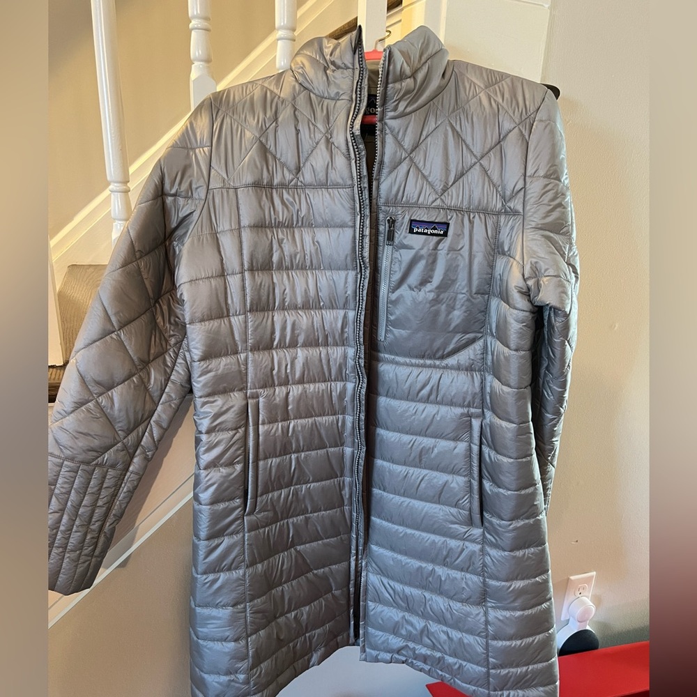 Patagonia silver puffer coat XL NWT